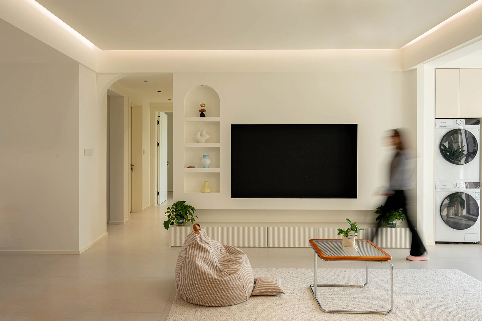 What Interiors Editors Actually Want in 2026_Cool_Blue_04